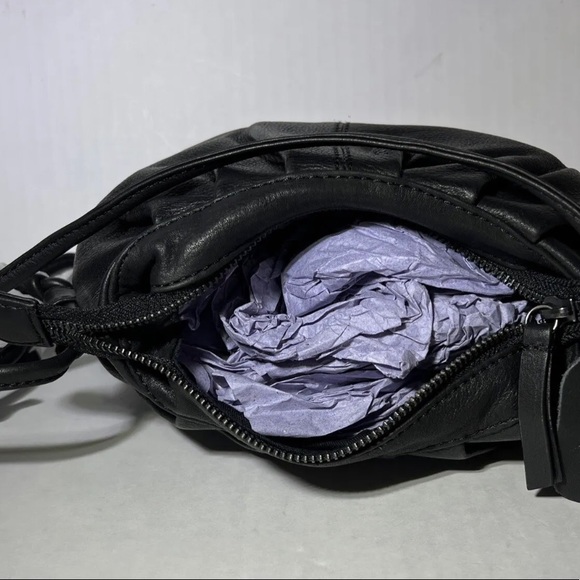 NWT Passport To India Grey Pleated Crossbody Leather Bag. - Picture 3 of 5